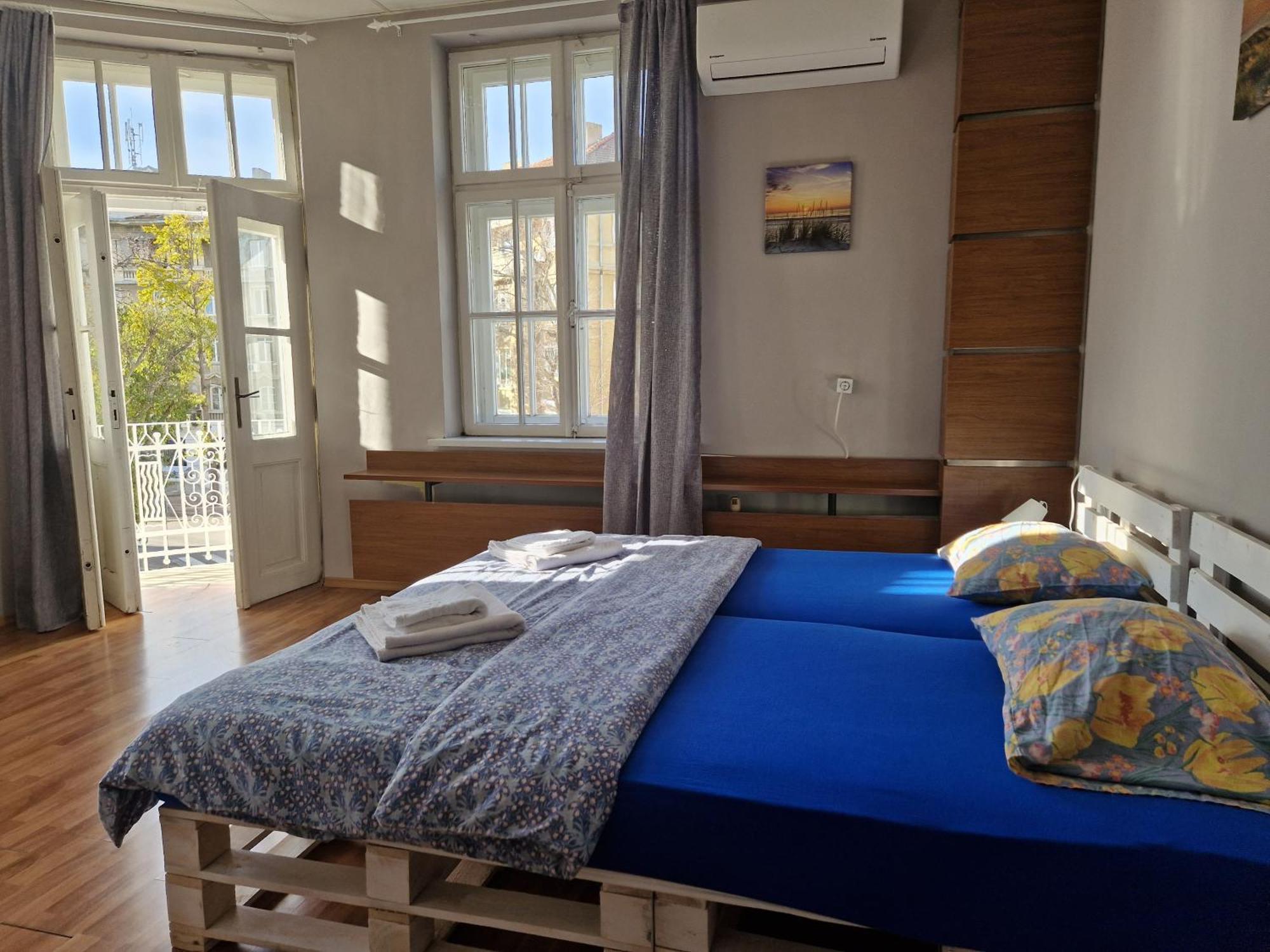 Lambo'S Corner Varna - Guest Rooms Exterior photo