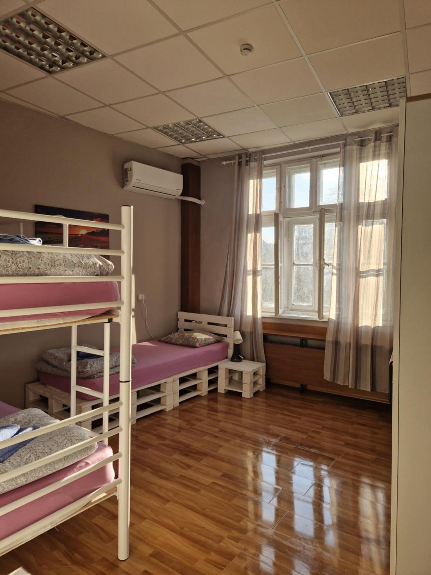Lambo'S Corner Varna - Guest Rooms Exterior photo