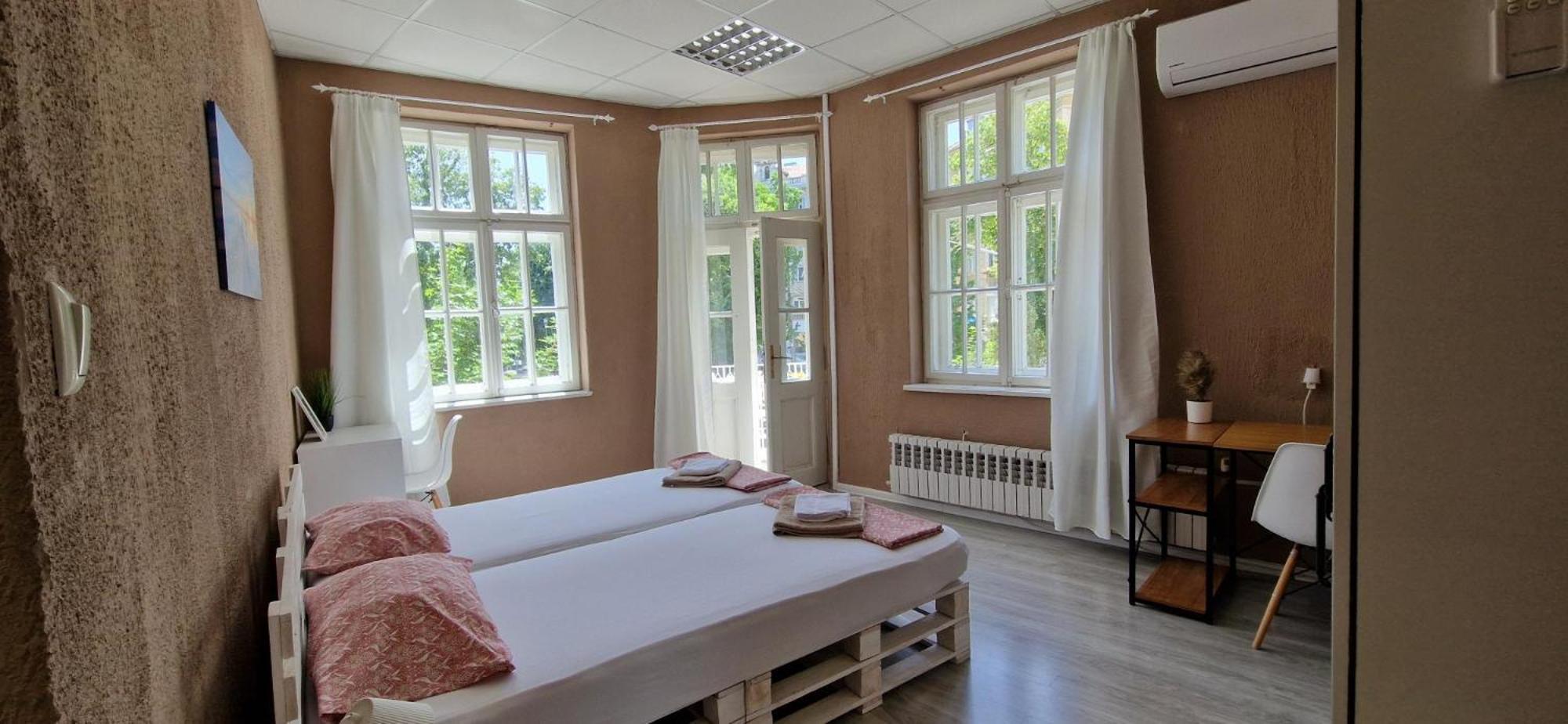 Lambo'S Corner Varna - Guest Rooms Exterior photo
