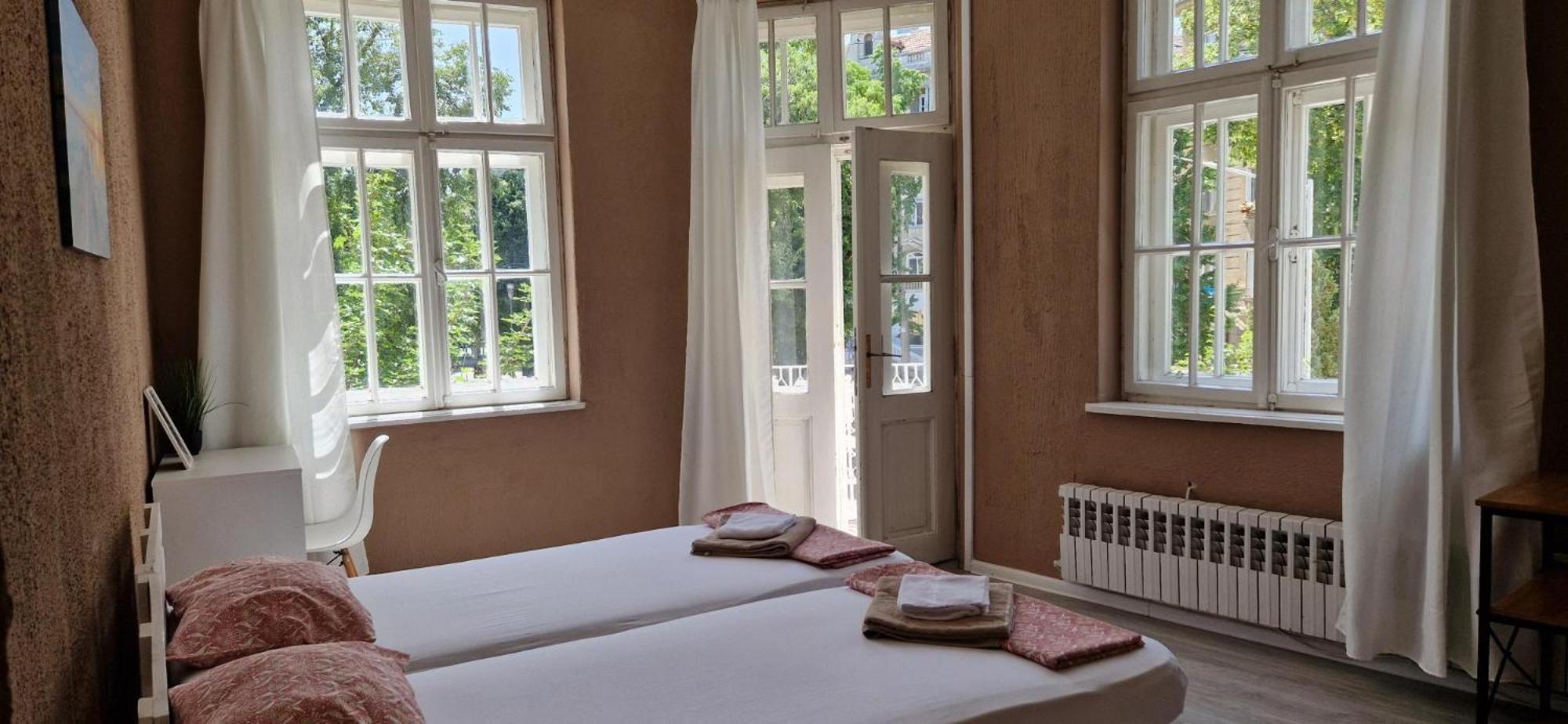 Lambo'S Corner Varna - Guest Rooms Exterior photo